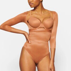 SKIMS Barely There Shapewear Open Bust Arm Shaper in Clay (S) - New without tags